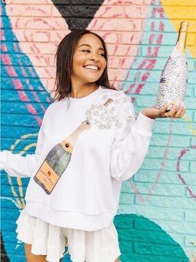 Queen of Sparkles Champagne Bottle Crewneck size M